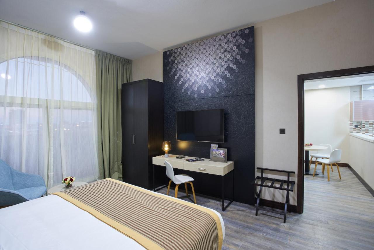 Time Express Hotel Al Khan Sharjah Exteriör bild